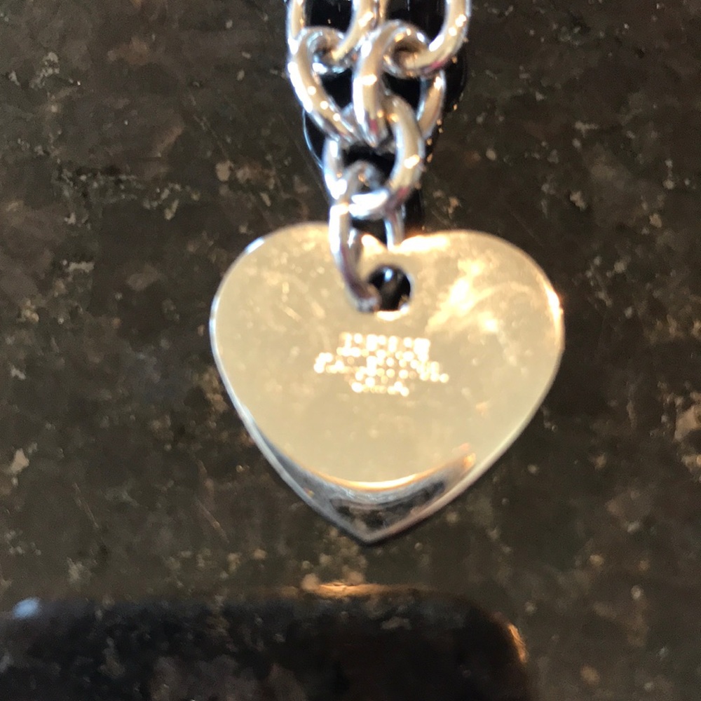 Stainless steel heart bracelet - Picture 2 of 3